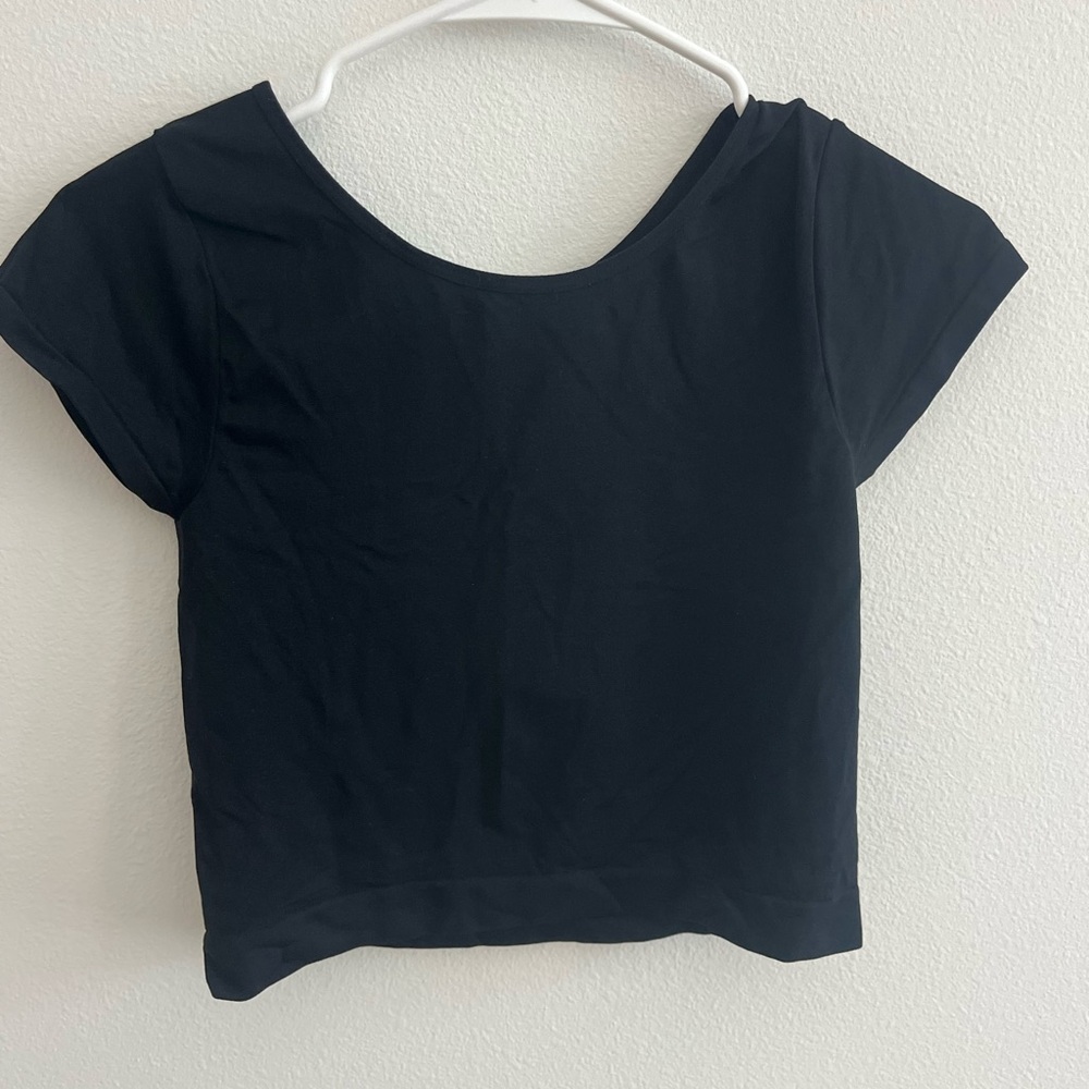 Tight Black Crop-Top